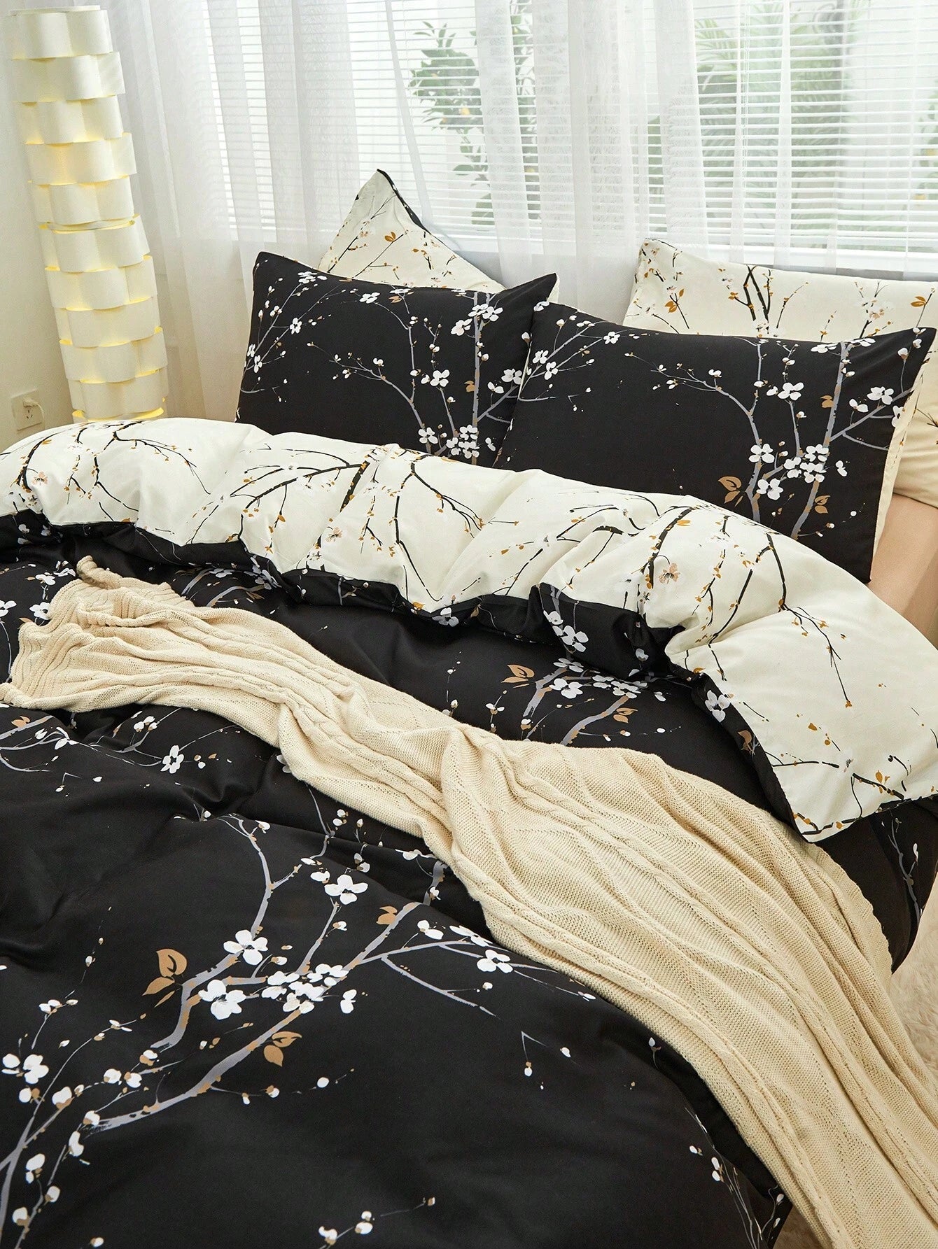 3Pcs/Set Black Beige Two Tone Reversible Plum Blossom Branch Flower Pattern Duvet Cover Set Easy Care Microfiber Soft Bedding Set Soft Breatheable Wrinkle-Free Better for Sleep, Luxury Hotel Style, Gift for Mom Dad Friend, Quilt Comforter Duvet Cover*1 Pillowcase*2 King Queen Full Twin Size Domitory Bedding Back School Bedding
