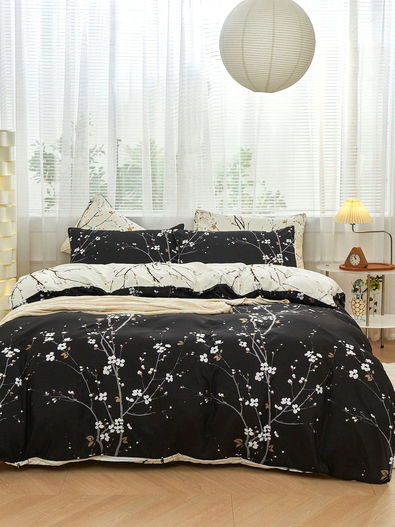 3Pcs/Set Black Beige Two Tone Reversible Plum Blossom Branch Flower Pattern Duvet Cover Set Easy Care Microfiber Soft Bedding Set Soft Breatheable Wrinkle-Free Better for Sleep, Luxury Hotel Style, Gift for Mom Dad Friend, Quilt Comforter Duvet Cover*1 Pillowcase*2 King Queen Full Twin Size Domitory Bedding Back School Bedding
